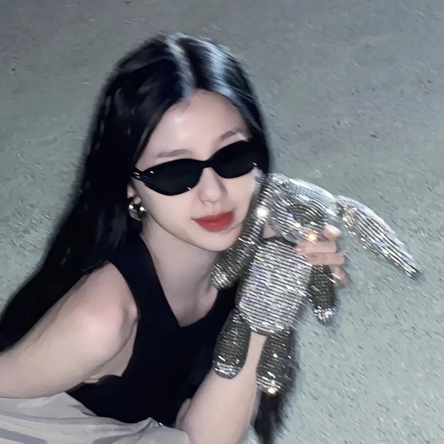 嗜酒少女头像